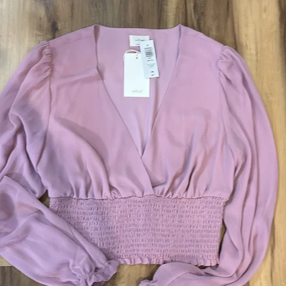 Aritzia NWT Wilfred Wistful Women's soft orchid sized medium  Smocked Top - Picture 3 of 4